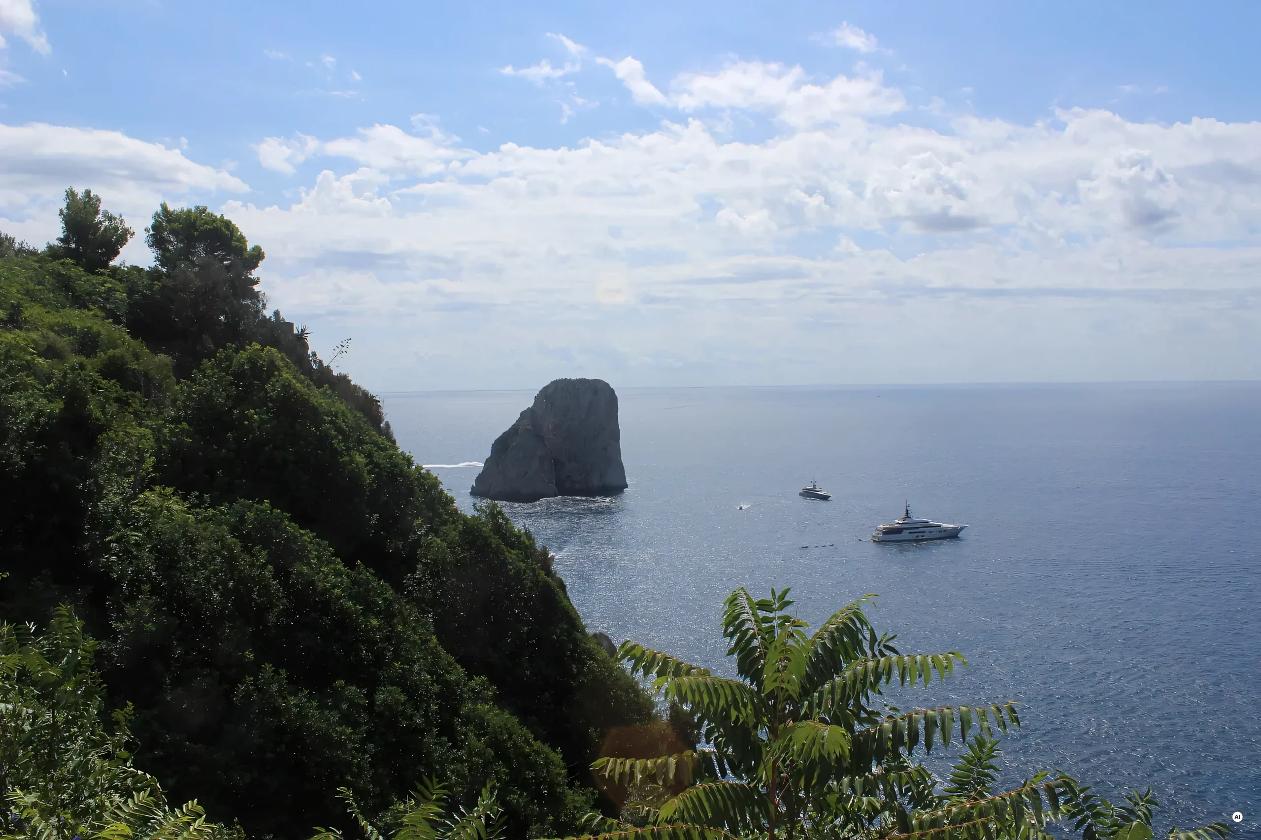 I Faraglioni di Capri visti dal mare
